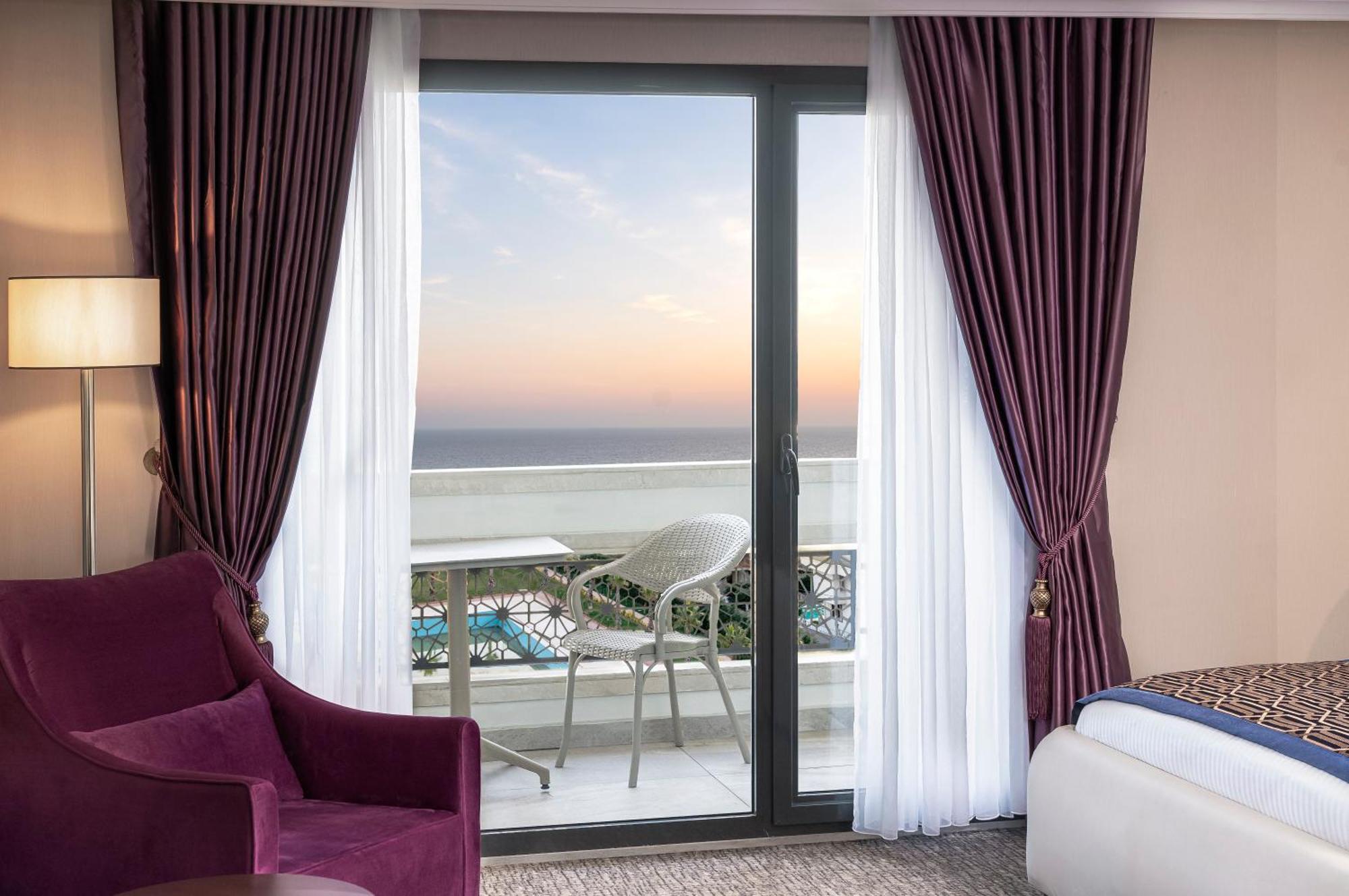 Ramada Plaza By Wyndham Silivri Hotell Eksteriør bilde