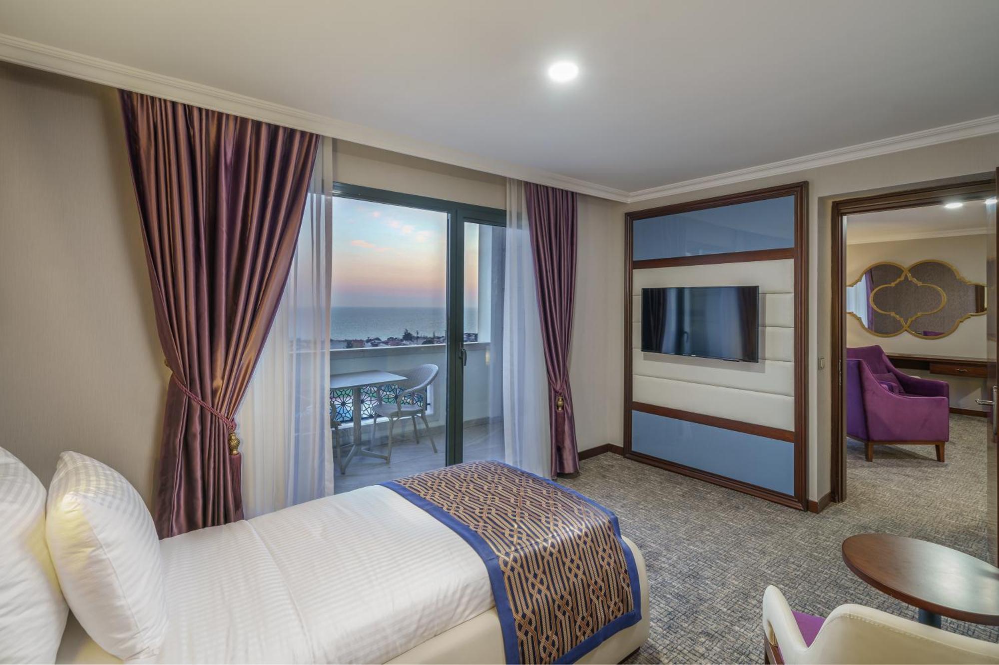 Ramada Plaza By Wyndham Silivri Hotell Eksteriør bilde